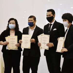 DSC_01431-edited-300x300